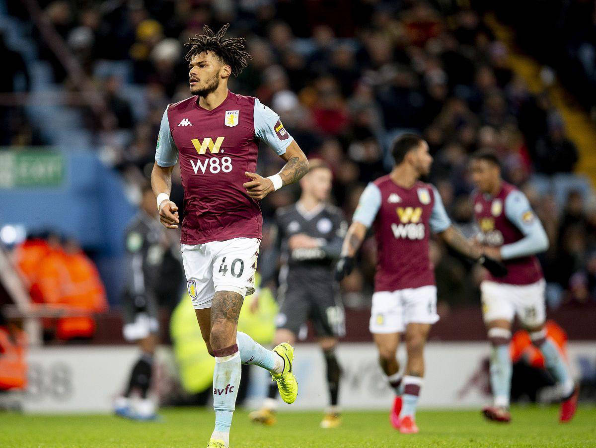 范佩西：阿贾克斯杯赛轮换和我有什么关系？