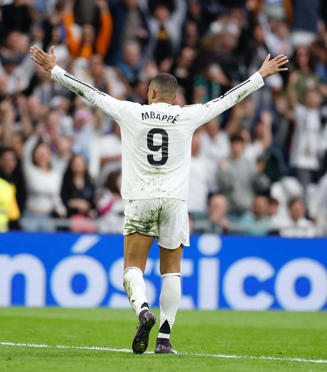 比利亚：西班牙前国脚奎尼是西班牙足球历史上最伟大的射手