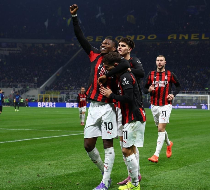 英超榜首战！十人切尔西1-1阿森纳主场7年不胜，马雷斯卡炮轰主裁