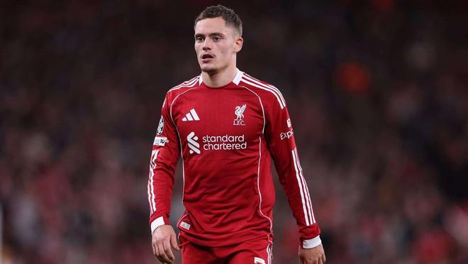 足球世界杯球场建设进入收尾阶段，安全标准升级