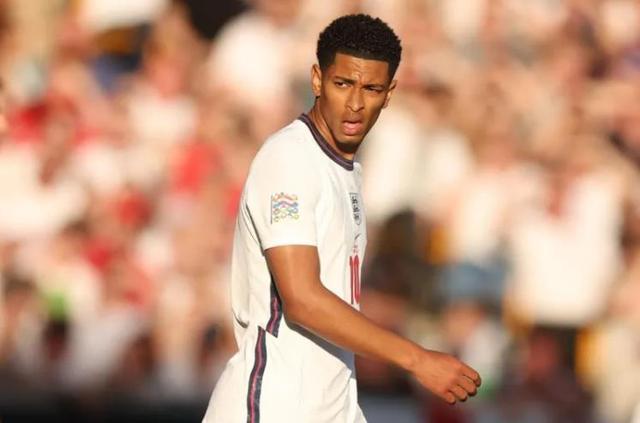 路易斯·恩里克：从第二名到动力源，巴黎圣日耳曼的逆境新篇章