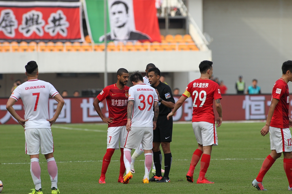 黄蜂官方：卡尔克布伦纳&康诺顿因伤本场不会回归