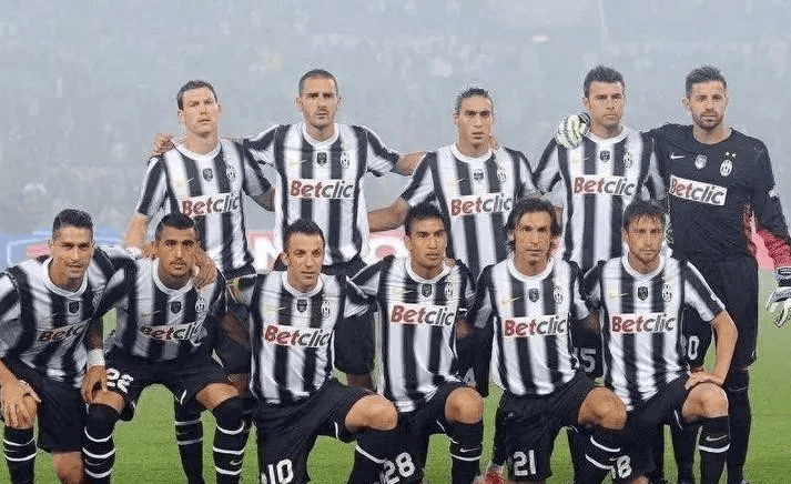 邮报：赫尔城客战斯托克城绝杀后挑衅主场球迷，引发双方冲突